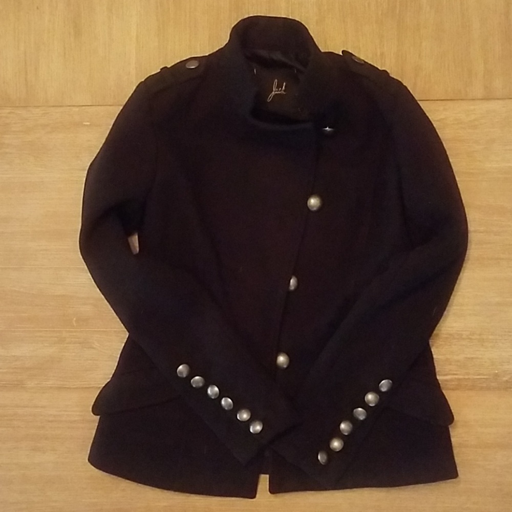 Warm black coat! Flattering XS